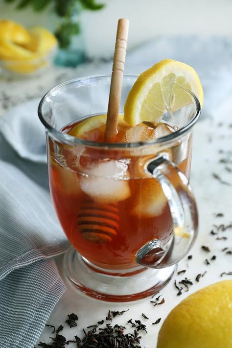 Best Herbal Iced Teas for Summer Making Tea Blends, Lavender Drinks, Herbal Iced Tea, Herbal Diy, National Iced Tea Day, Tea Business, Mint Drink, Best Teas, Matcha Latte Recipe