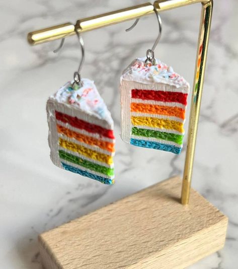 Rainbow Cake Polymer Clay Earrings | Felt Cake Clay Earrings, Cake Polymer Clay, Polymer Jewellery, Cake Earrings, Clay Keychain, Food Earrings, Clay Jewellery, Earring Ideas, Polymer Jewelry