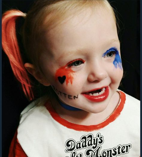 Harley Quinn kid makeup for Halloween Harley Quinn Face Paint, Joker Halloween Costume, Joker Halloween, Cute Twins, Face Painting Easy, Kids Makeup, Family Halloween Costumes, Harley Quinn, Halloween Makeup