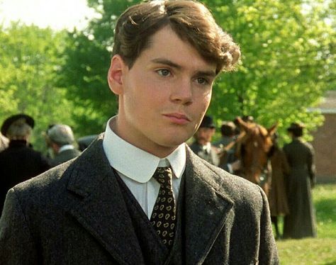 Jonathan Crombie as Gilbert Blythe Jonathan Crombie, Colleen Dewhurst, Anne And Gilbert, Raindrops On Roses, Road To Avonlea, Comfort Movies, Gilbert And Anne, Gilbert Blythe, The Secret World