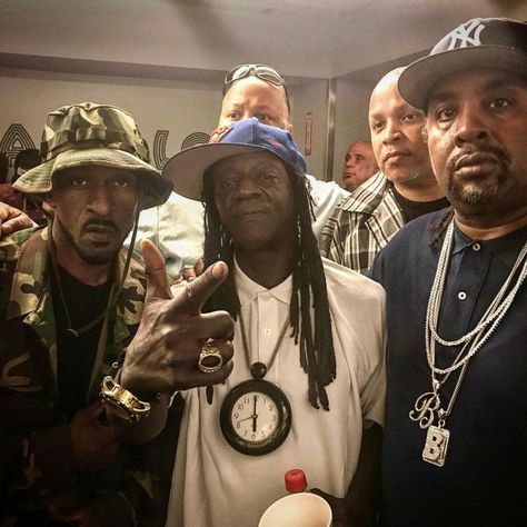 Old School Rnb, Rap Legends, Eric B And Rakim, Hiphop Culture, Throwback Music, Flavor Flav, History Of Hip Hop, Classic Hip Hop, Hip Hop Classics