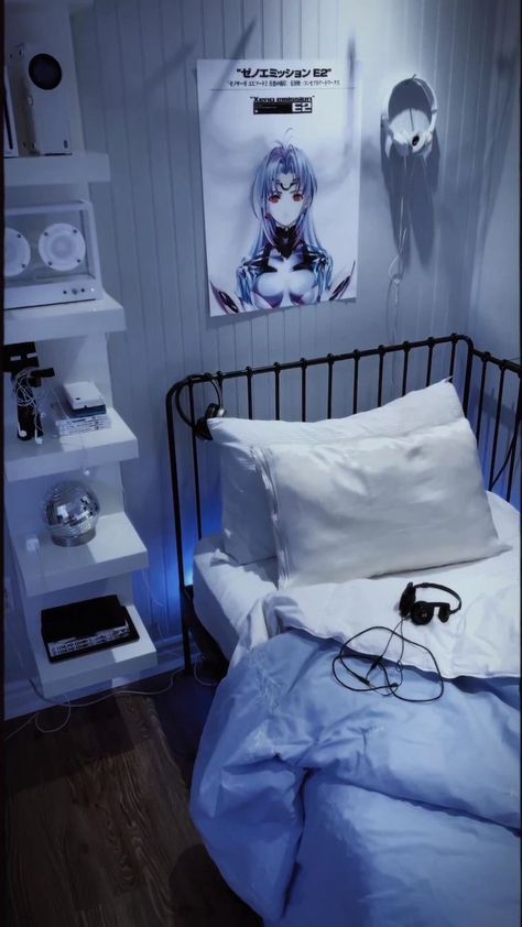 Room Inspiration Indie, Bedroom Photo Walls, Neon Bedroom Aesthetic, Punk Bedroom, Bedroom Aesthetic Ideas, Punk Room, Grunge Bedroom, Photo Walls, Neon Bedroom