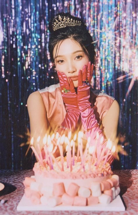 슬금슬금 on Twitter: "… " Pink Creative Photoshoot, Yb Birthday, 20th Birthday Photoshoot, Disco Photoshoot, Soft Photography, Bday Photoshoot, Debut Photoshoot, Sweet 17, Joy Rv