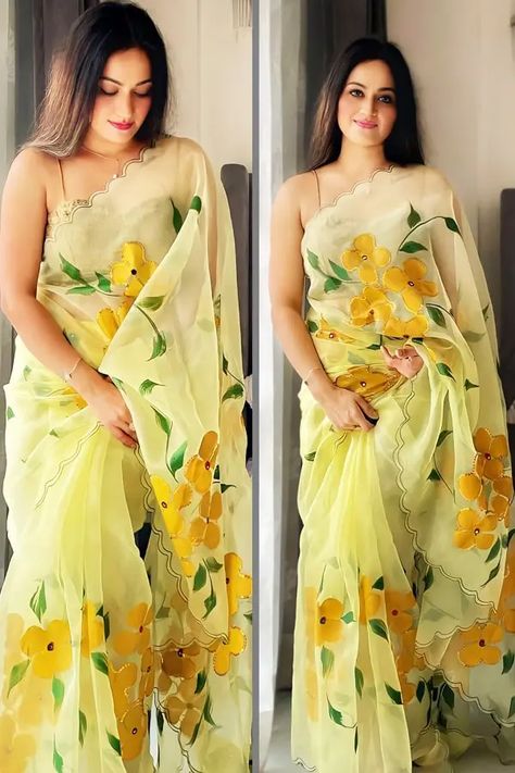 Yellow Saree For Haldi, Floral Organza Saree, Floral Print Saree, Cloth Painting, Floral Sarees, Sarees For Girls, Printed Organza, Simple Saree Designs, Floral Print Sarees