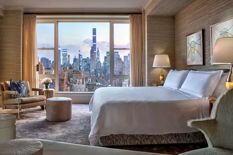 15 Amazing Luxury Hotel Suites Around the World That Are Worth the Splurge Luxury Hotel Suites, New York City Penthouse, Hotels In New York City, City Penthouse, The Carlyle, Rosewood Hotel, Hotel Suite Luxury, Luxury Collection Hotels, Harbor House