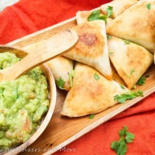 Mexican Samosa Recipe, Samosas Recipe, Mexican Turkey, Indian Samosas, Pollo Recipe, Mexican Soup Chicken, Black Beans Corn, Mexican Appetizers, Puerto Rican Dishes