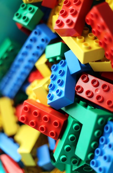 Did you play with LEGO when you were a kid?What was your favorite color? Lego App, Used Legos, Lego Education, Construction Lego, Free Lego, 3d Printing Materials, Plant Projects, Kids App, Cool Lego