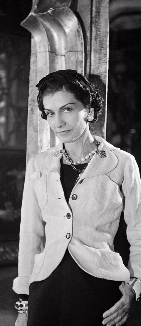 Amy Tan, Coco Chanel Fashion, Spanish Flamenco, Mademoiselle Chanel, 19 August, Falling Star, Chanel 19, Gabrielle Chanel, Chanel Chanel