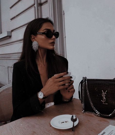 Rich Girl Aesthetic, Rich Girl Lifestyle, Dark Feminine Aesthetic, Luxury Lifestyle Dreams, Classy Aesthetic, Future Lifestyle, Aesthetic Women, Feminine Aesthetic, Rich Girl