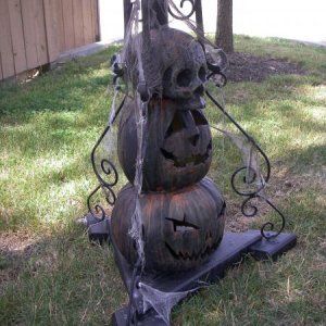 Graveyard sign for October | Halloween Forum October Wishes, Haunted Cemetery, Monster Mud, Spooky Decorations, Halloween Forum, Halloween Outside, Pumpkin Skull, Stacked Pumpkins, Halloween Yard