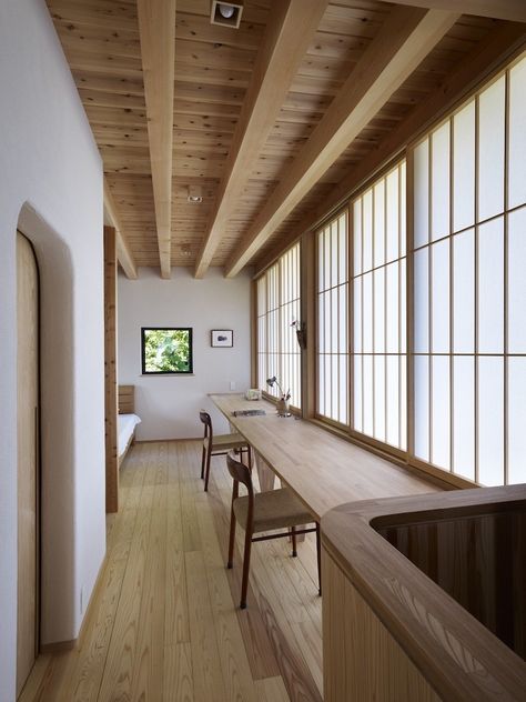 mds architects / yatsugatake villa, hokuto-city Japanese Farmhouse, Shoji Screen, Wooden Floors, Japanese Interior, Japanese House, Design Milk, 인테리어 디자인, Interior Architecture Design, Interior Spaces