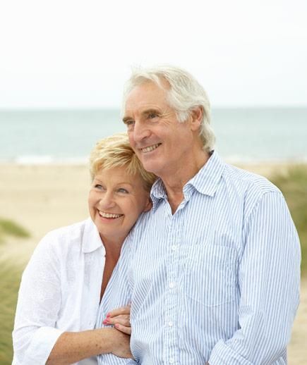 Older Couple Poses, Older Couple Photography, Grandparent Photo, Older Couple, Elderly Couples, Family Picture Poses, Couples Walking, Growing Old Together, Photography Poses Family