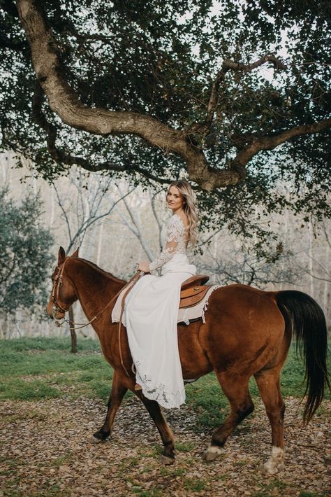 #weddingstyle #fallweddingstyle #bohoweddingstyle #bridalstyle #fallbridalstyle #bohobridalstyle #weddingdress #laceweddingdress #sheathweddingdress #fallweddingdress #bohoweddingdress #fallweddingdecor #bohoweddingdecor #fallwedding #bohowedding Horse Wedding Photos, Fall Wedding Style, Equestrian Wedding, Horse Wedding, Cowgirl Magazine, Bohemian Style Wedding, Boho Style Wedding, Carmel Valley, Gorgeous Wedding Dress