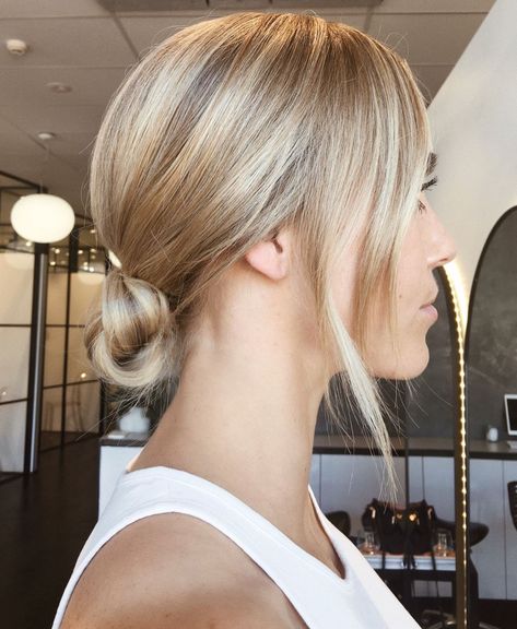 Amy Baines on Instagram: “Simplicity is Key 🔑 Elegant Minimal Knot for every Occasion @redken #forceful23” Messy Bun For Work, Hairdos For Work, Bun For Work, Perfect Low Bun, Bun Looks, Low Messy Bun, Low Bun, Bridal Inspo, Messy Bun