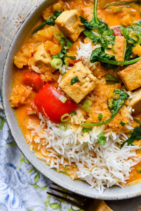 Golden Pumpkin Curry with Tofu & Spinach | Nourish Deliciously Curry With Tofu, Fall Eats, Red Curry Sauce, Tofu Curry, Thai Curry Paste, Coconut Yoghurt, Pumpkin Curry, Vegan Fish, Clean Eating Lunch