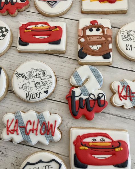 Disney Cars Royal Icing Cookies, Cars Decorated Cookies, Cars Cookies Disney, Cars Sugar Cookies, Lightning Mcqueen Cookies, Mcqueen Cookies, Cars Cookies, Specialty Cookies, Car Cookies