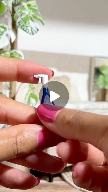 Dollhouses & Miniatures on Instagram: "DIY miniatures: how to make dollhouse items #miniatures #dollhouse #dollhouseminis #realisticminiatures" Miniatures Diy, Diy Miniatures, Miniature Things, Dollhouse Miniatures Diy, Miniature Diy, Instagram Diy, Miniature Crafts, Crafts Ideas, Dollhouse Miniatures