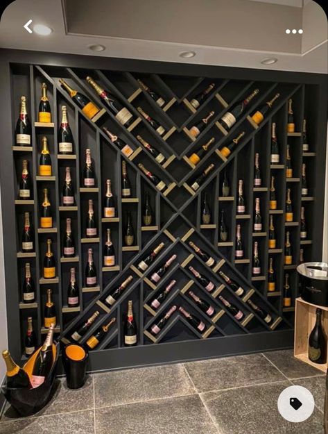 Wine Shop Interior, Wine Room Design, Hangout Space, Home Bar Ideas, Home Bar Rooms, Modern Home Bar, Home Wine Cellars, Diy Home Bar, Bar Interior Design