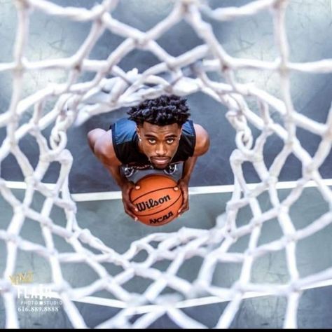 Creative Basketball Pictures, Studio Basketball Pictures, Senior Basketball Photography, Basketball Photography Outdoor, Cool Basketball Pictures, Shooting Basketball, Basketball Editorial Photography, Basketball Editorial, Basketball Shoot