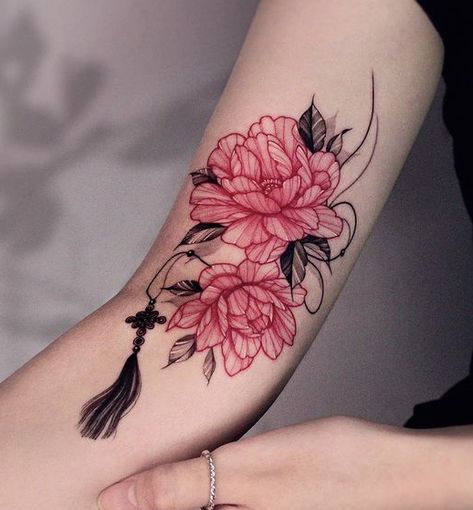 Red Flower Tattoos, Dragon Tattoo Sketch, Graphic Tattoo, Beautiful Flower Tattoos, Red Ink Tattoos, Tatuaje A Color, Blossom Tattoo, Tattoo Style Drawings, Tattoo Portfolio