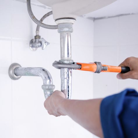 Tired of leaky faucets or outdated pipes? Showtime Plumbing LLC offers top-notch faucet installation and copper repiping services to rejuvenate your plumbing system. #HomeImprovement #FaucetUpgrade #CopperRepiping #ShowtimePlumbingLLC #ReliableService Sewer Line Repair, Dripping Faucet, Flooded House, Toilet Drain, Leaky Faucet, Plumbing Emergency, Plumbing Problems, Plumbing Services, Clogged Drain