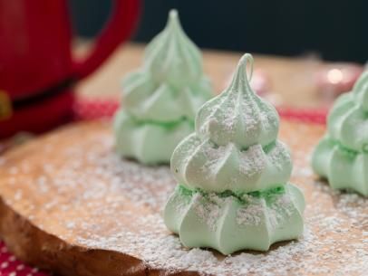 Meringue Trees, Samantha Seneviratne, Baked In Vermont, Meringues Recipe, Holiday Baking Championship, Perfect Meringue, Snow Recipe, Meringue Recipe, Cinnamon Cookies