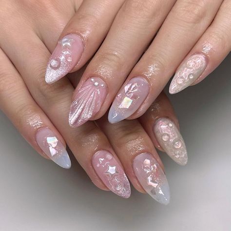 dolfin on Tumblr Seashell Nails, Bubble Nails, Mermaid Nails, Pearl Nails, Soft Nails, Cat Eye Nails, Kawaii Nails, Gem Nails, Pink Nail