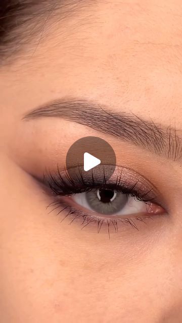 Romantic Eye Makeup, Nude Smokey Eye, Eye Inspiration, Smokey Eye Makeup Steps, Party Eye Makeup, Smokey Eye Easy, Danessa Myricks, Sparkly Party, Smokey Eyeshadow