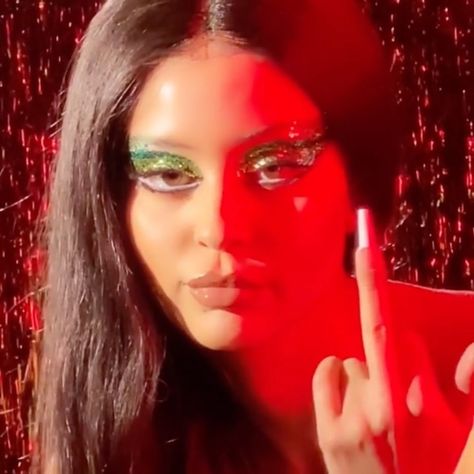 Makeup Neon, Petra Collins, Alexa Demie, Neon Red, Glitter Eyes, Iconic Women, Aesthetic Photo, Makeup Inspo, Picture Ideas