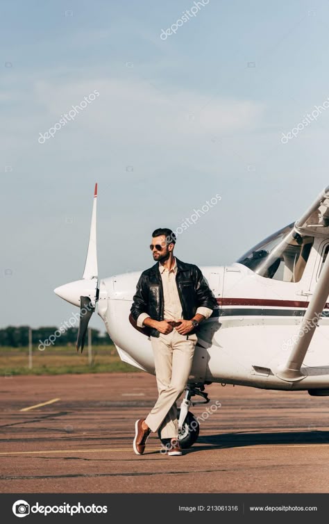 Airfield Photoshoot, Senior Pictures With Airplane, Airplane Senior Pictures, Male Picture Ideas, Aviation Photoshoot, Pilot Photoshoot, Plane Photoshoot, Pilot Photography, Airport Photoshoot