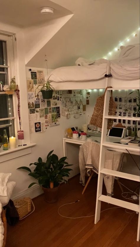 Boho Room With Loft Bed, Aesthetic Room Inspo Loft Bed, 2 People Room Ideas Aesthetic, Cottagecore Loft Bed, Down Town Aesthetic Room, Room Inspo Loft Bed, Room Inspo Bunk Bed, Down Town Room Aesthetic, Bunk Beds Aesthetic