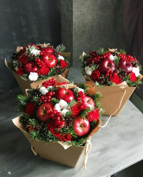 Fruit Bouquet Diy, Fruit Flower Basket, Fruit Bouquet Ideas, Vegetable Bouquet, Fruit Hampers, Food Bouquet, Diy Bouquet Wrap, Edible Bouquets, Fruit Basket Gift