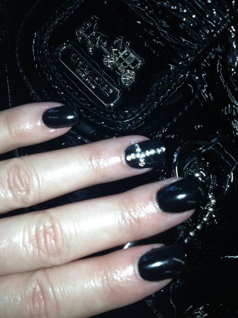 My Nails - Black With Cross Small Black Nail Design, Short Black Nails With Cross, Cross Design Nails, Black Nails With Diamonds Rhinestones, Black Nails With Cross, Short Grunge Nails, 2010 Grunge, Black Nails With Gems, Cross Nail Designs