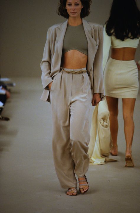 Christy Turlington /  Calvin Klein 1991 Runway Show Calvin Klein Modeling, Calvin Klein Aesthetic, 90s Calvin Klein, 90s Runway Fashion, Calvin Klein 205w39nyc, Vintage Calvin Klein, Calvin Klein Collection, Christy Turlington, Beauty And Fashion