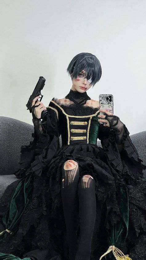 Grell Cosplay, Butler Outfit, Ciel Cosplay, Ciel Phantomhive Cosplay, Black Butler Meme, Black Butler Funny, Black Butler Cosplay, Circus Aesthetic, Black Butler 3