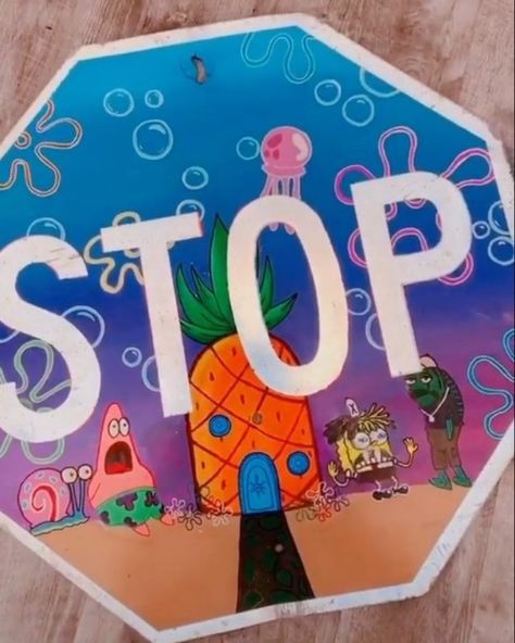 Painted Stop Sign Trippy, Trippy Stop Sign Painting, Stop Signs Painted, Tiktok Painting, Street Sign Art, Painted Records, Indie Drawings, Trippy Painting, Hippie Painting