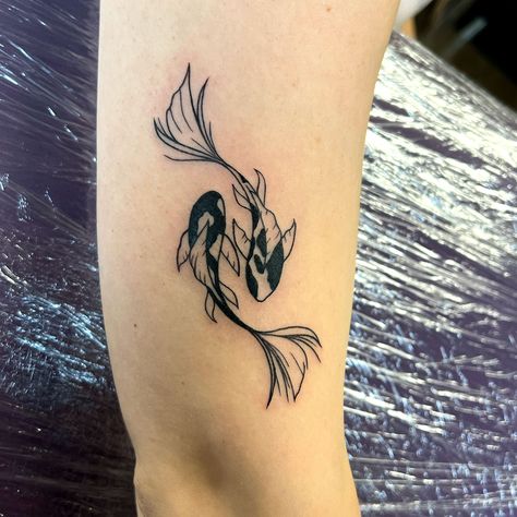 ✨ Elegant koi fish tattoo by Madi DeVore! ✨ #madidevoretattoo #quadcitiesiowa #koitattoo #koifishtattoo #midwesttattoo #lineworktattoo #tagtheqc #davenportia Flying Fish Tattoo, Koi Tattoo, Koi Fish Tattoo, Fish Tattoo, Quad Cities, Line Work Tattoo, Custom Tattoo, Koi Fish, Best Artist