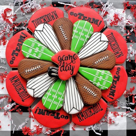 Wedding Shower Sugar Cookies, Football Sugar Cookies, Cookie Platters, Royal Icing Decorated Cookies, Sports Cookies, Football Wedding, Packers Baby, Football Cookies, Cookie Platter