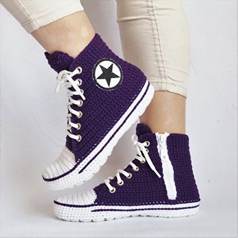 Converse En Crochet, Crochet House Slippers, Slipper Crochet, Converse Slippers, Crochet Converse, Women Converse, Crochet House, Converse Boots, Color Converse