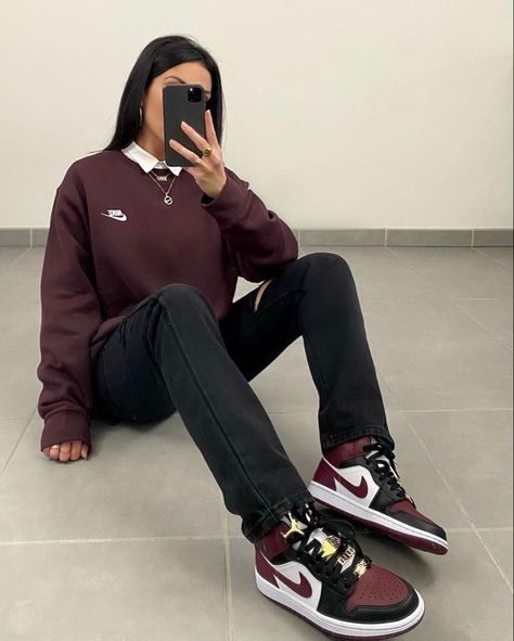 Jordan Retro Outfits Women, Women Jordans Outfit, Jordan 3 Outfit Women, Jordan 3 Outfit, Gamer Girl Outfit, Best Air Jordan 1, Jordan Outfit Women, Jordan 1 High Outfit, Abaya Outfit