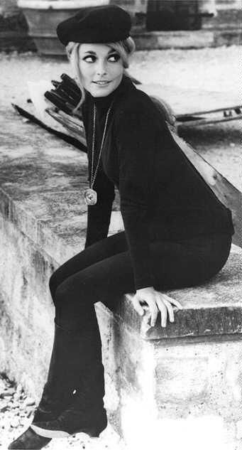 Beatnik Style, Sharon Tate, Outfit Vintage, Fashion Capsule, 1960s Fashion, Beauty Icons, 60s Fashion, Mode Vintage, Mode Inspiration