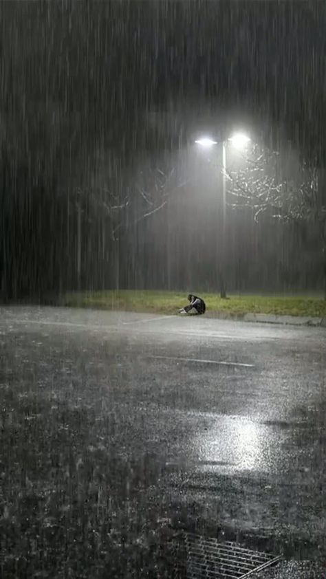 People Laying In The Rain, Walking In The Rain At Night, Wether Weather Beautiful, Rainstorm Aesthetic, Videos Of Rain, Laying In The Rain, Night Rain Video, Aesthetic Rain Video, Rain Astethic