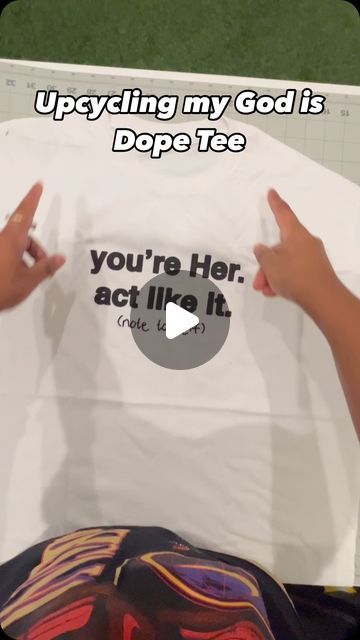 Kishara on Instagram: "Another one" How To Cut Up A Tshirt, Cut Shirt Designs Diy, Cut Up Shirt Ideas, Cut Up T Shirt Diy, How To Cut A Shirt, Jersey Upcycle, How To Cut A Tshirt Cute, Tshirt Hacks, Cut Tshirt Diy