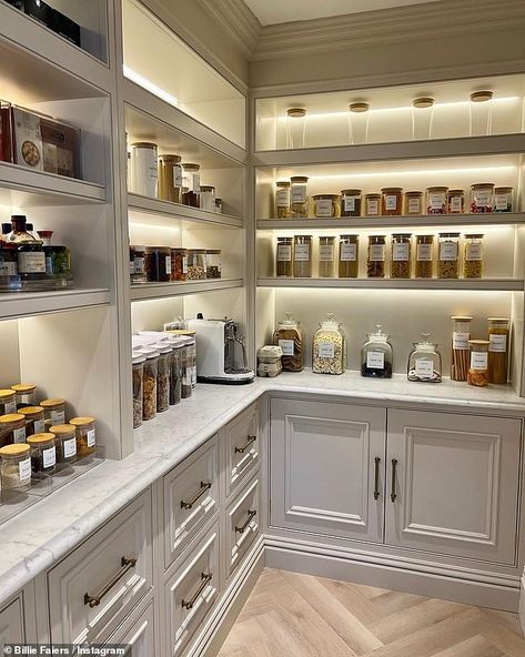 Billie Faiers shows off her perfectly organised pantry in new £1.4m Essex home Pantry Closet Design, House Pantry, Dream Pantry, Pantry Room, Pantry Remodel, Closet Design Layout, Pantry Closet, Dream Life House, Kitchen Pantry Design