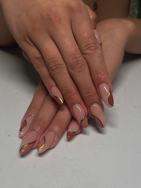 nail inspo Nails With Golden Details, Earth Tone Nails Designs, Nails With Details, Earthy Tone Nails, Earth Tone Nails, Era Nails, Golden Nails Designs, Baddie Era, Golden Nails