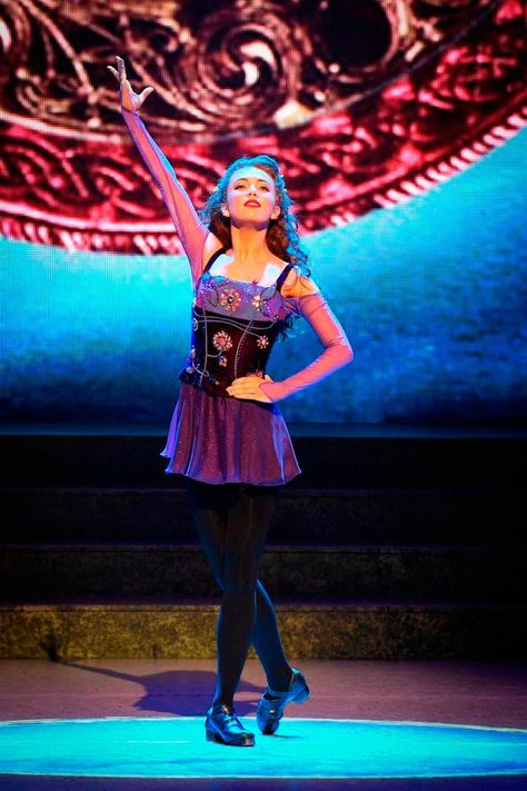 Castlederg's Amy-Mae Dolan tells all as she takes on the lead role in Riverdance at the age of just 20 - BelfastTelegraph.co.uk Unicorn Miraculous, Irish Dance Costume, Irish Dress, Trip The Light Fantastic, Lord Of The Dance, Dance Aesthetic, Irish Dancers, Irish Dancing, Red Curly Hair