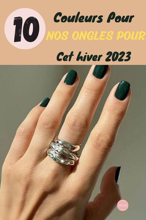 Nous avons listé les 10 tendances manucure qui seront populaires en 2023 et nous pouvons vous confirmer que les ongles naturels décorés , les designs avec des détails métalliques et ceux dits ‘glazed donut nails’ (ongles glacés) seront les vedettes principales. Glazed Donut Nails, Donut Nails, Glazed Donut, Semi Permanent, Pavlova, Mani Pedi, Nails Inspiration, Girly Things, Manicure