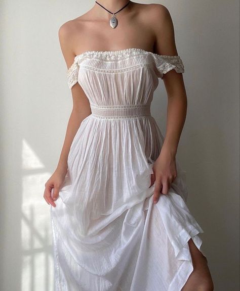 White Dress Aesthetic, Mode Hippie, Cottagecore Outfits, Fantasy Gowns, Princess Outfits, Vestidos Vintage, Mode Inspiration, Fancy Dresses, Dream Dress