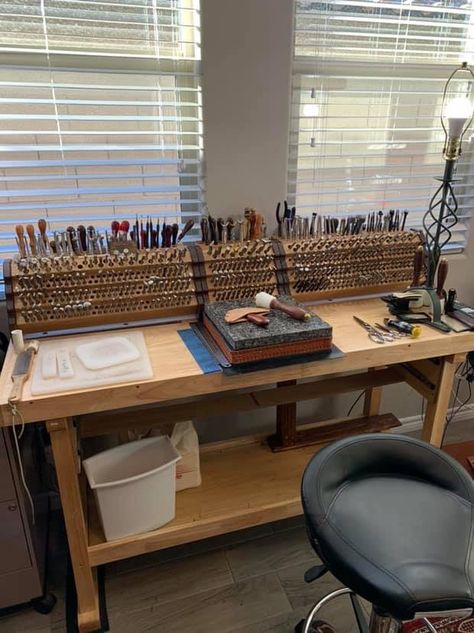 Leather Craft Room Organization, Leather Craft Work Table, Small Leather Workshop Ideas, Leather Working Table, Leather Workshop Ideas Design, Leather Shop Organization, Leather Working Station, Leather Workbench, Leather Workshop Ideas