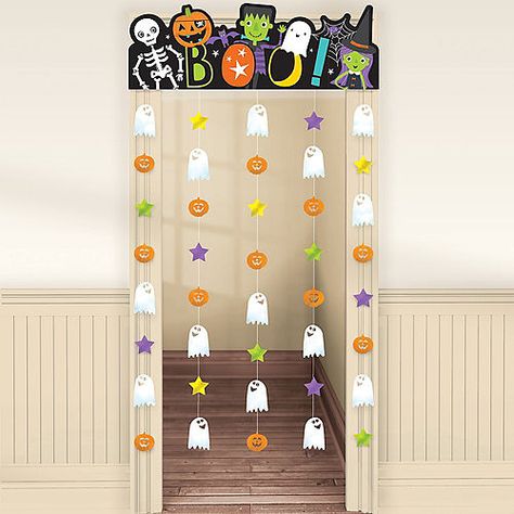 Halloween Scene Setters, Halloween Classroom Decorations, Halloween Curtains, Halloween Front Door Decorations, Halloween Arts, Halloween Friends, Halloween Front Doors, Kid Friendly Halloween, Homemade Halloween Decorations